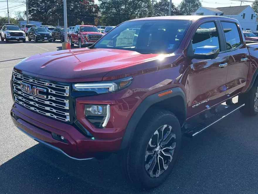 2026 Gmc Canyon Denali photo 1