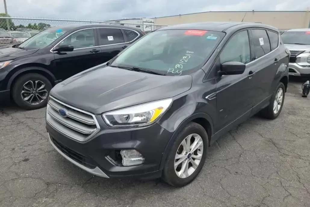 2017 Ford Escape SE photo 1