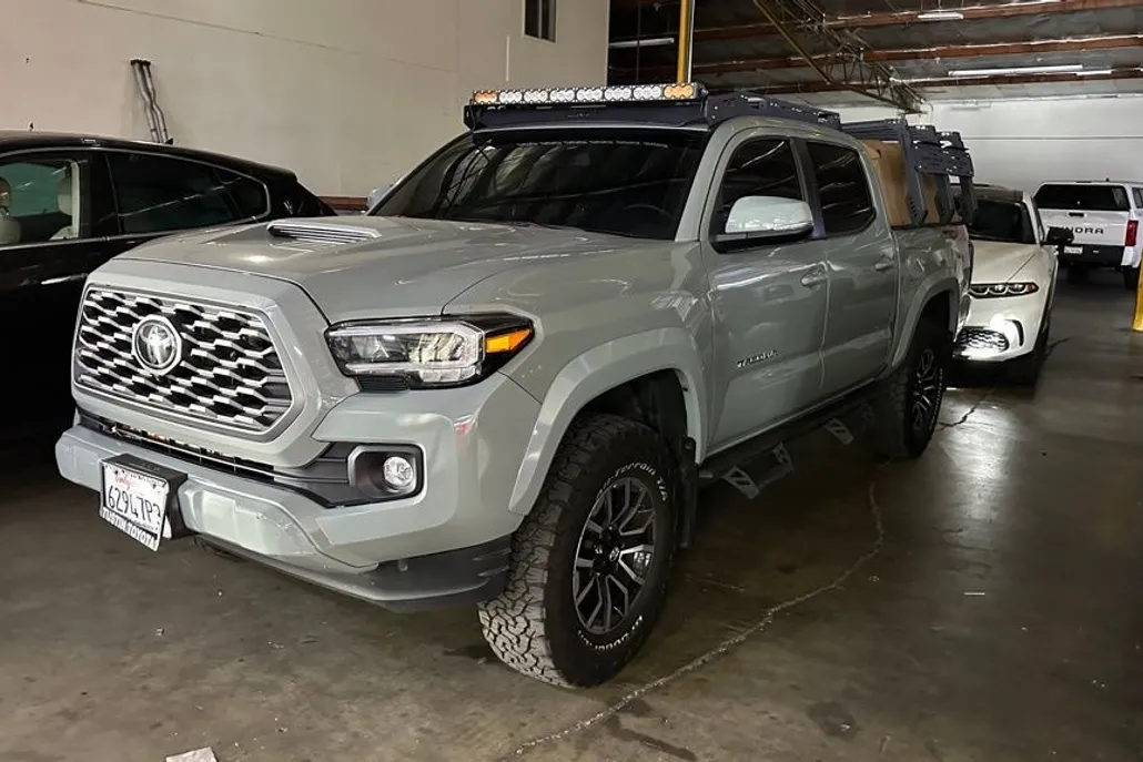 2023 Toyota Tacoma TRD Sport V6 photo 1