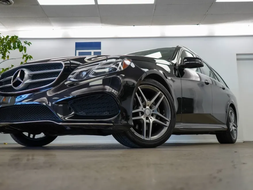 2016 Mercedes Benz E photo 1