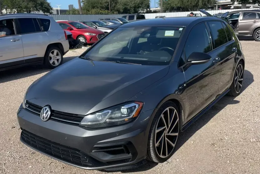 2018 Volkswagen Golf R 4Motion photo 1