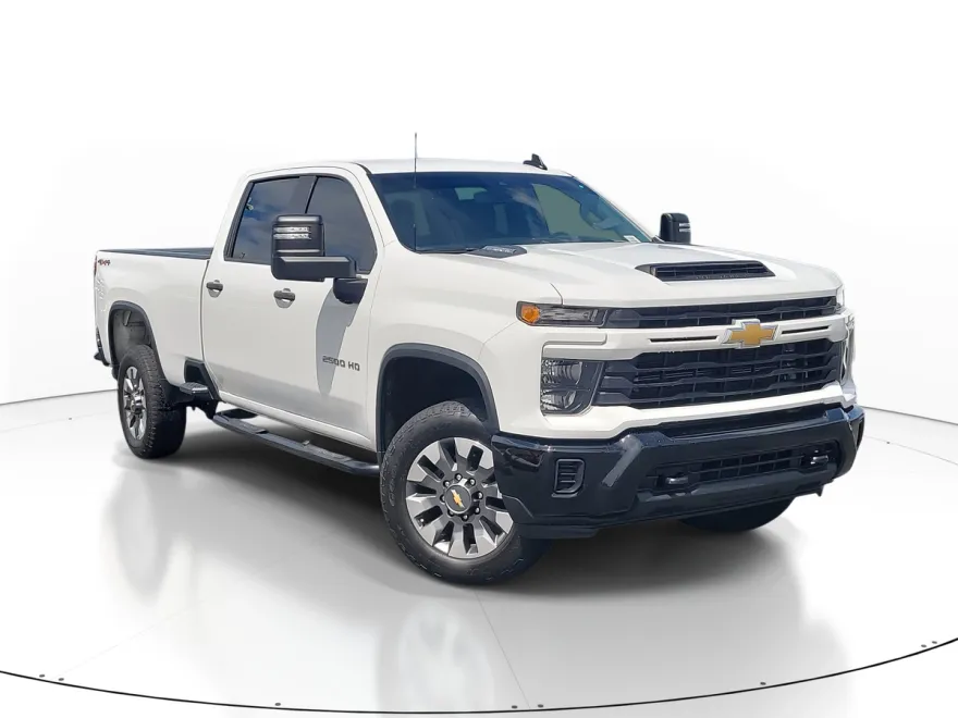 2024 Chevrolet Silverado 2500HD Custom photo 1