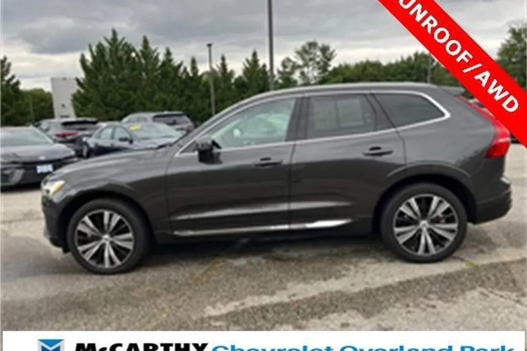 2022 Volvo XC60 B5 Inscription photo 1