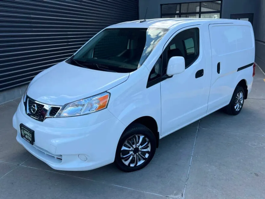 2020 Nissan NV200 SV photo 1