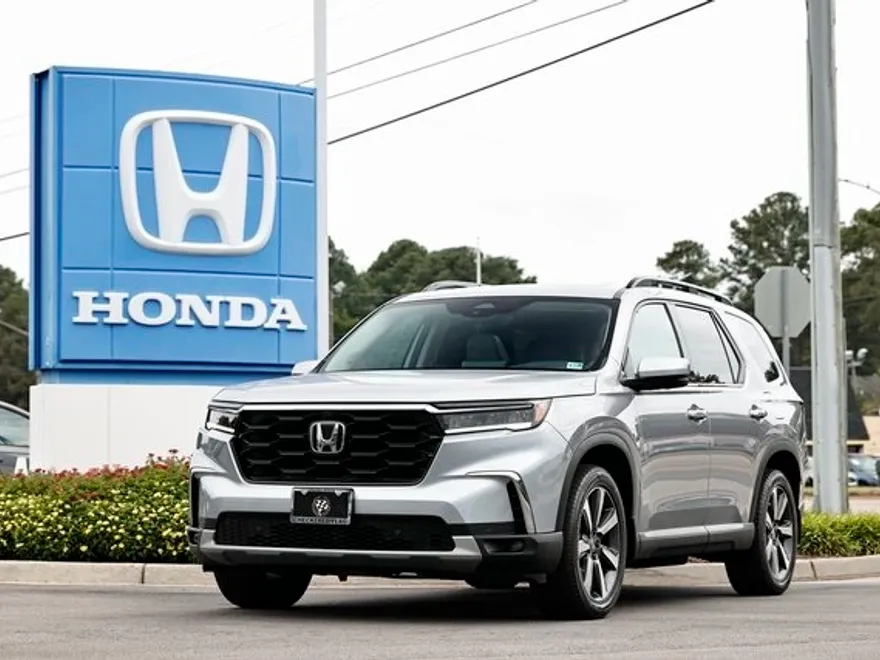 2025 Honda Pilot Elite photo 1
