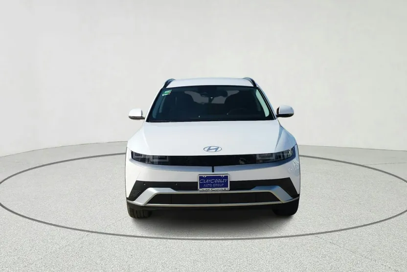 2025 Hyundai Ioniq 5 SE photo 1