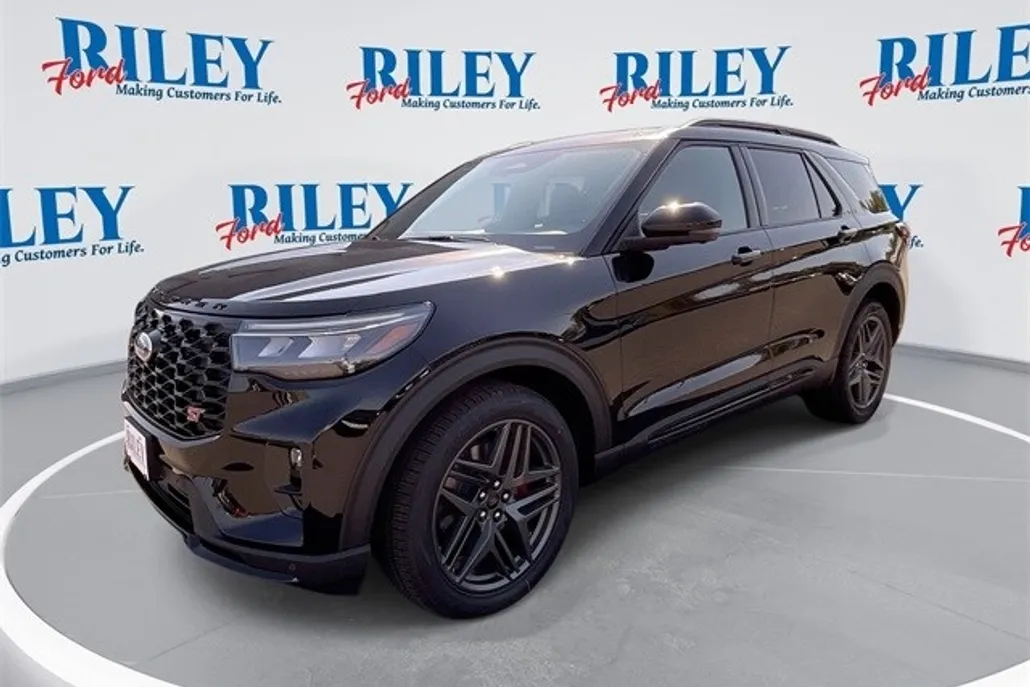 2025 Ford Explorer ST photo 1