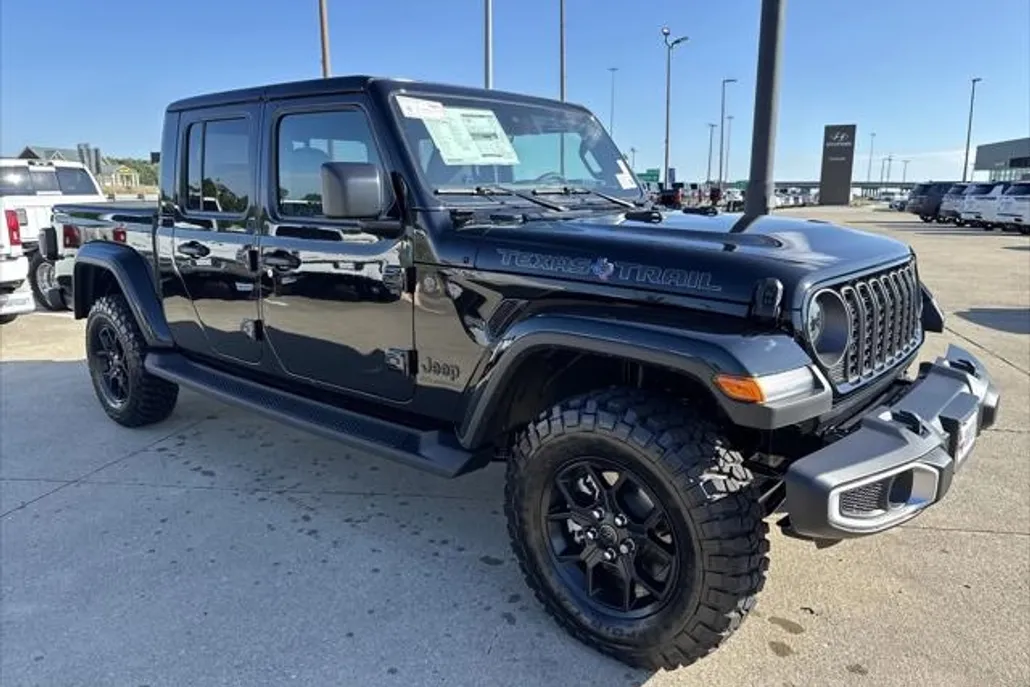 2025 Jeep Gladiator Sport photo 1