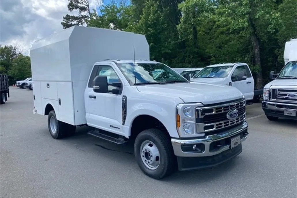 2024 Ford F-350 photo 1