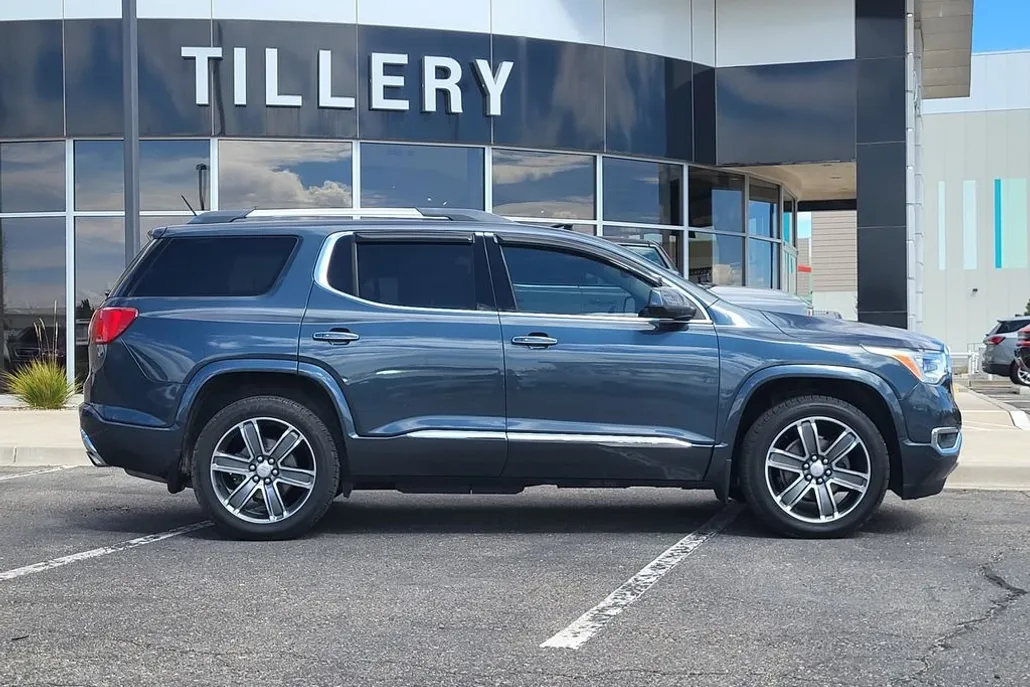 2019 Gmc Acadia Denali photo 1