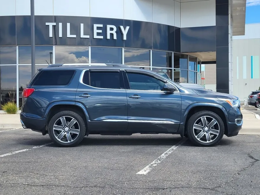 2019 Gmc Acadia Denali photo 1