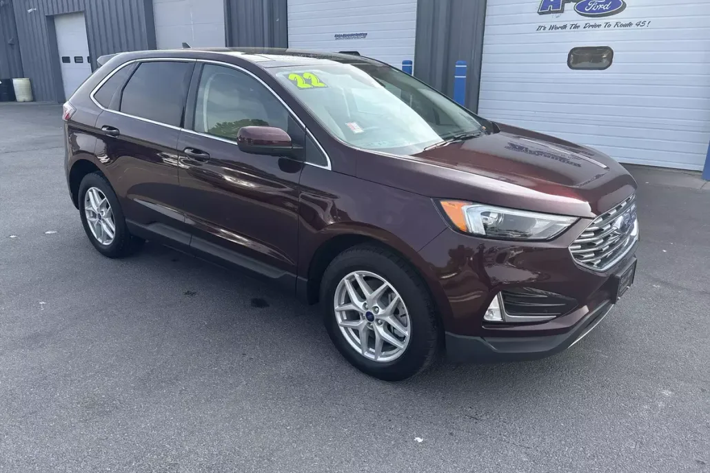 2022 Ford Edge SEL photo 1