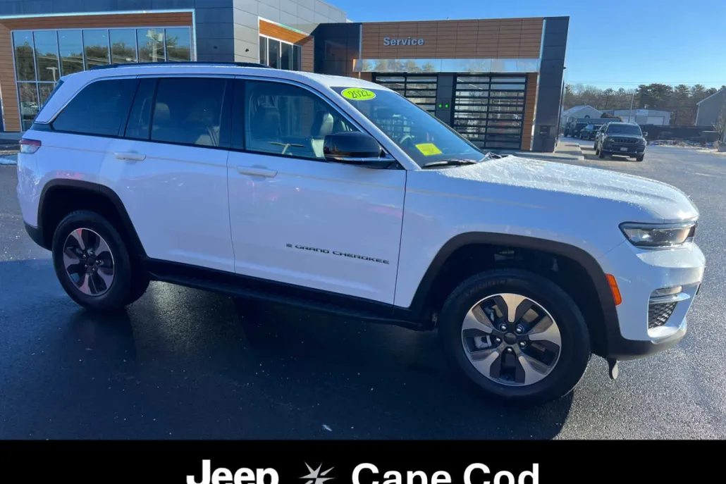2022 Jeep Cherokee 4xe photo 1