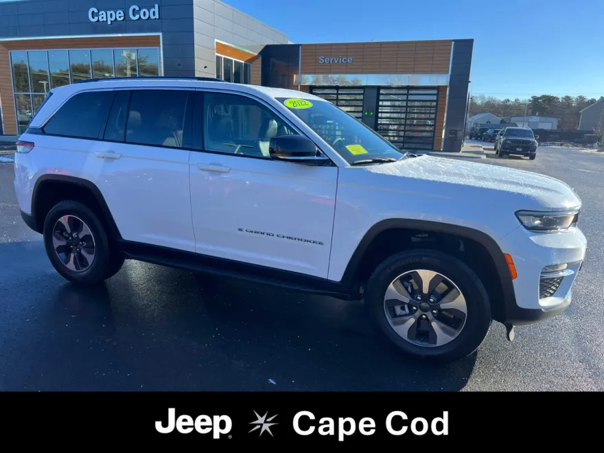 2022 Jeep Cherokee 4xe photo 1