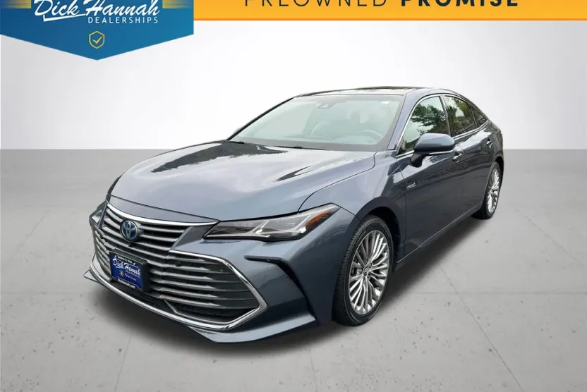 2019 Toyota Avalon Hybrid Limited photo 1