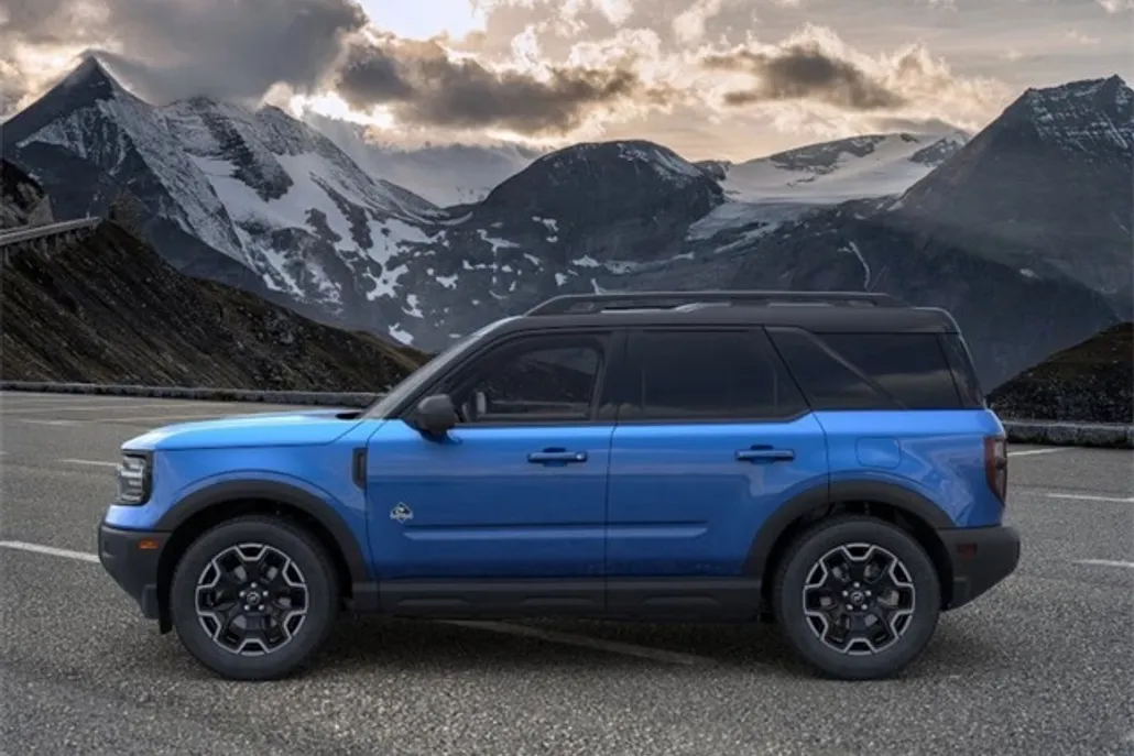 2025 Ford Bronco Sport Outer Banks photo 1