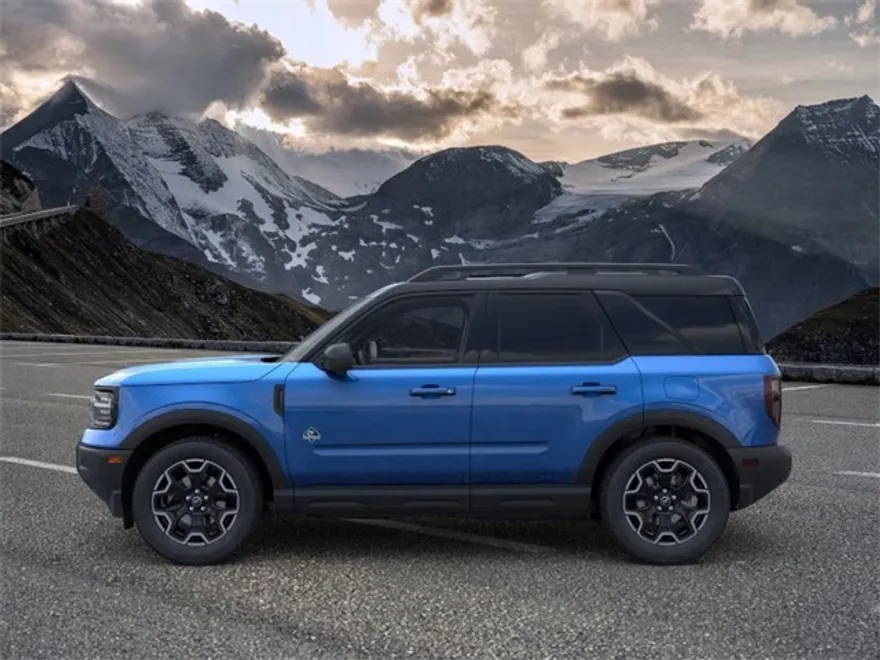 2025 Ford Bronco Sport Outer Banks photo 1