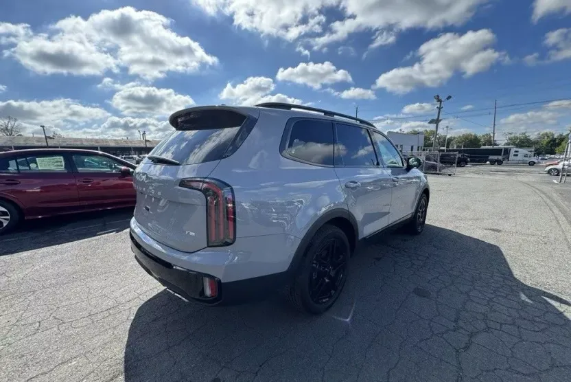 2024 Kia Telluride X-Line photo 1