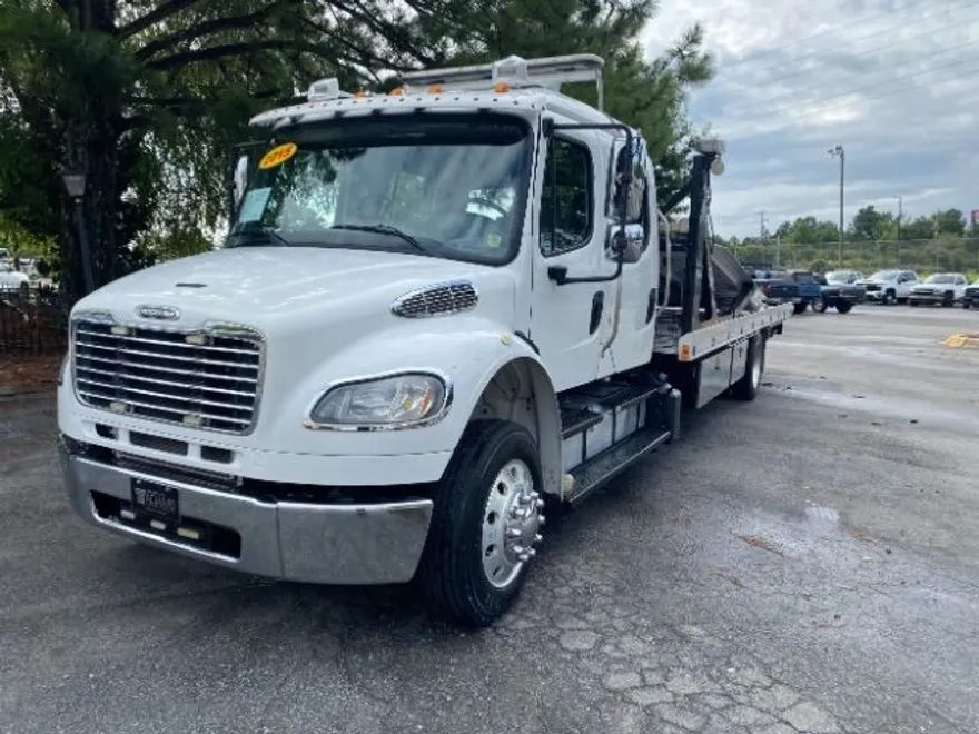 2015 Freightliner M2 106 Medium Duty photo 1