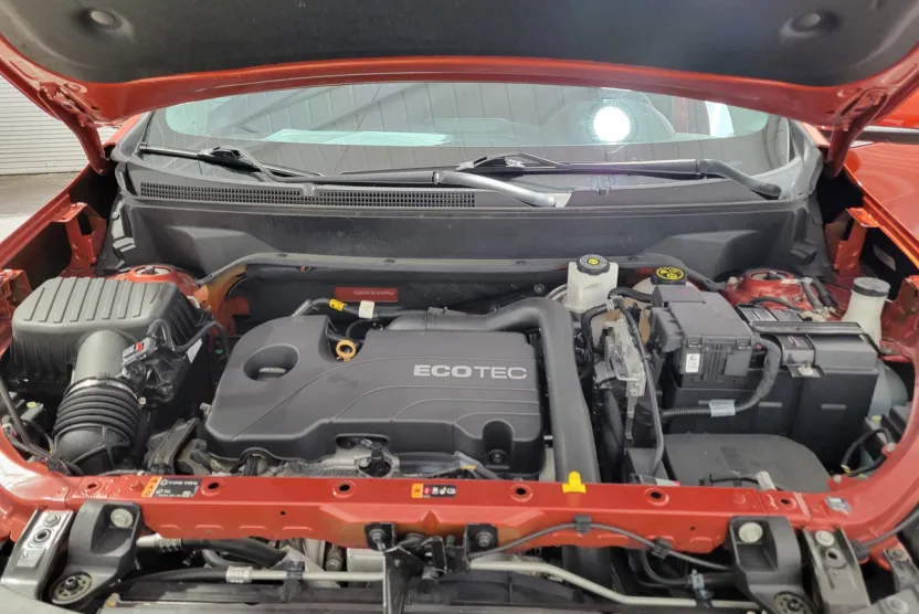 2020 Chevrolet Equinox LT photo 1
