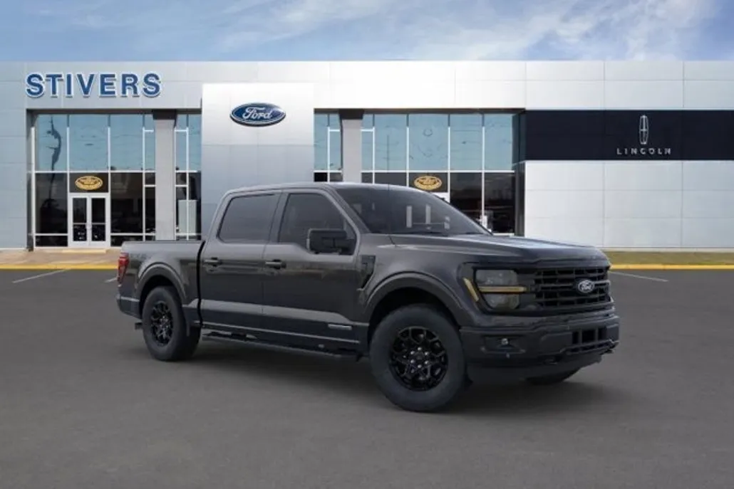 2025 Ford F-150 XLT photo 1