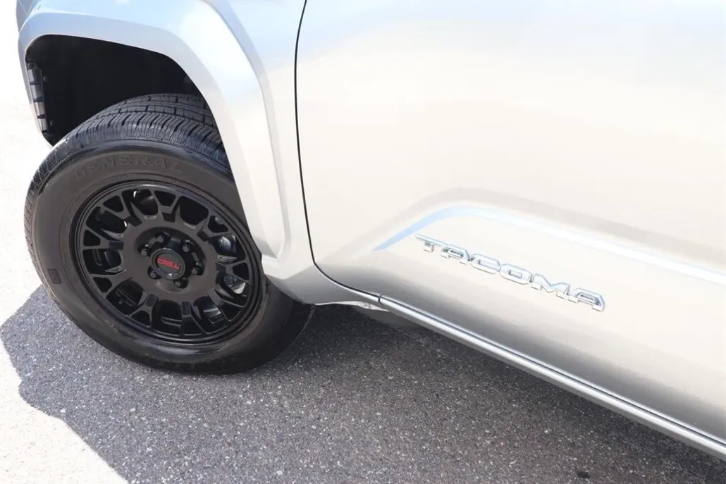 2025 Toyota Tacoma SR5 photo 1