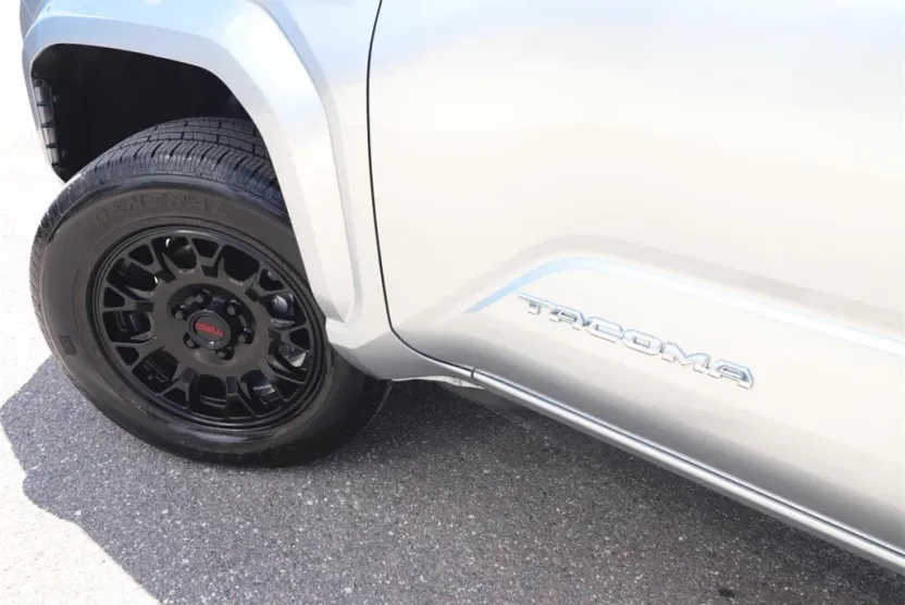 2025 Toyota Tacoma SR5 photo 1