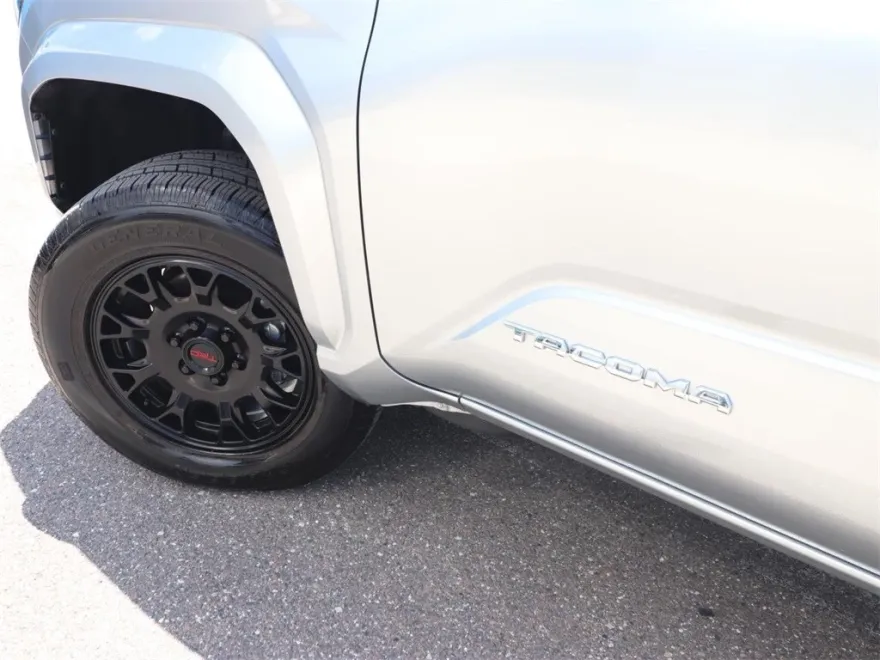 2025 Toyota Tacoma SR5 photo 1