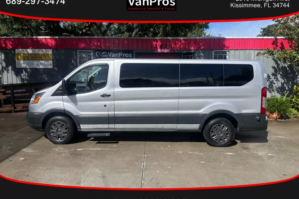 2017 Ford Transit XLT Van photo 1