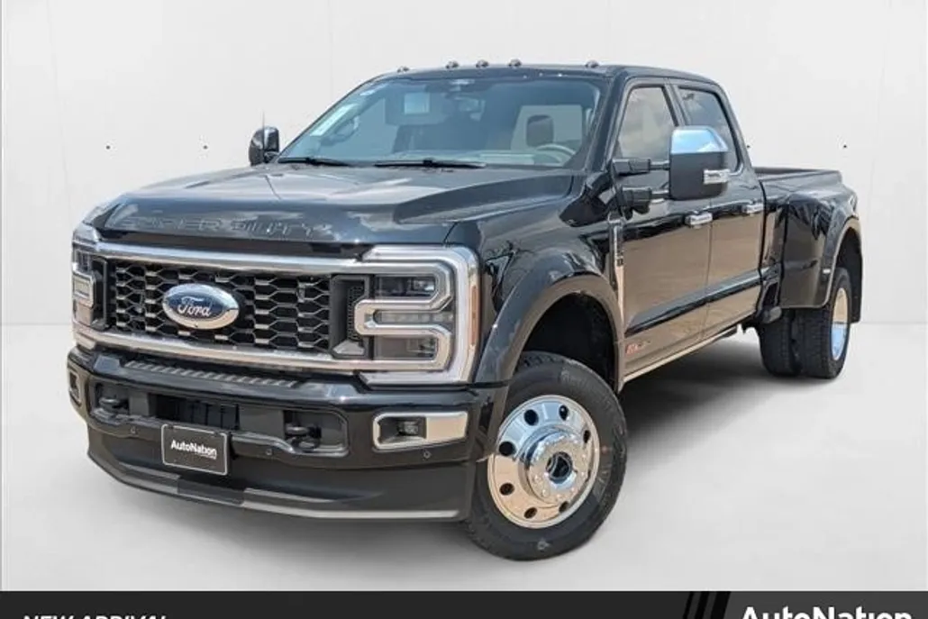 2026 Ford F-450 Platinum photo 1