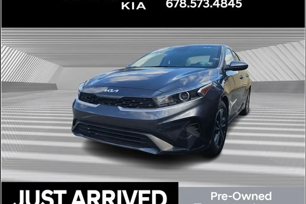 2023 Kia Forte LXS photo 1