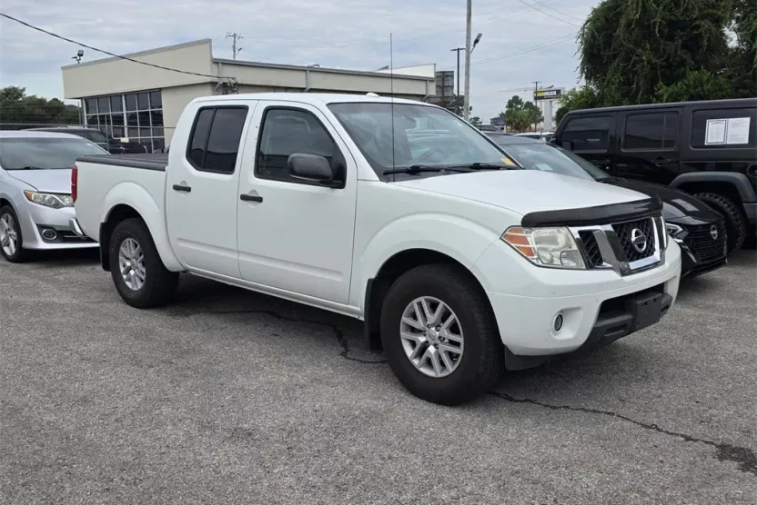 2017 Nissan Frontier SV photo 1
