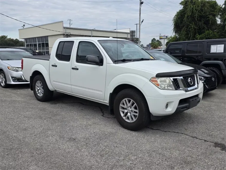 2017 Nissan Frontier SV photo 1
