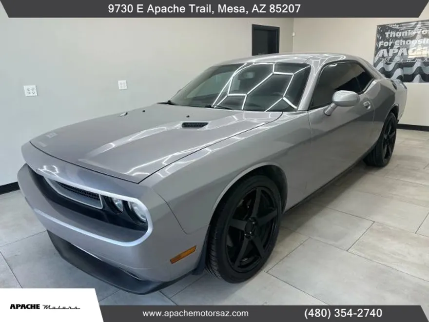 2014 Dodge Challenger SXT photo 1
