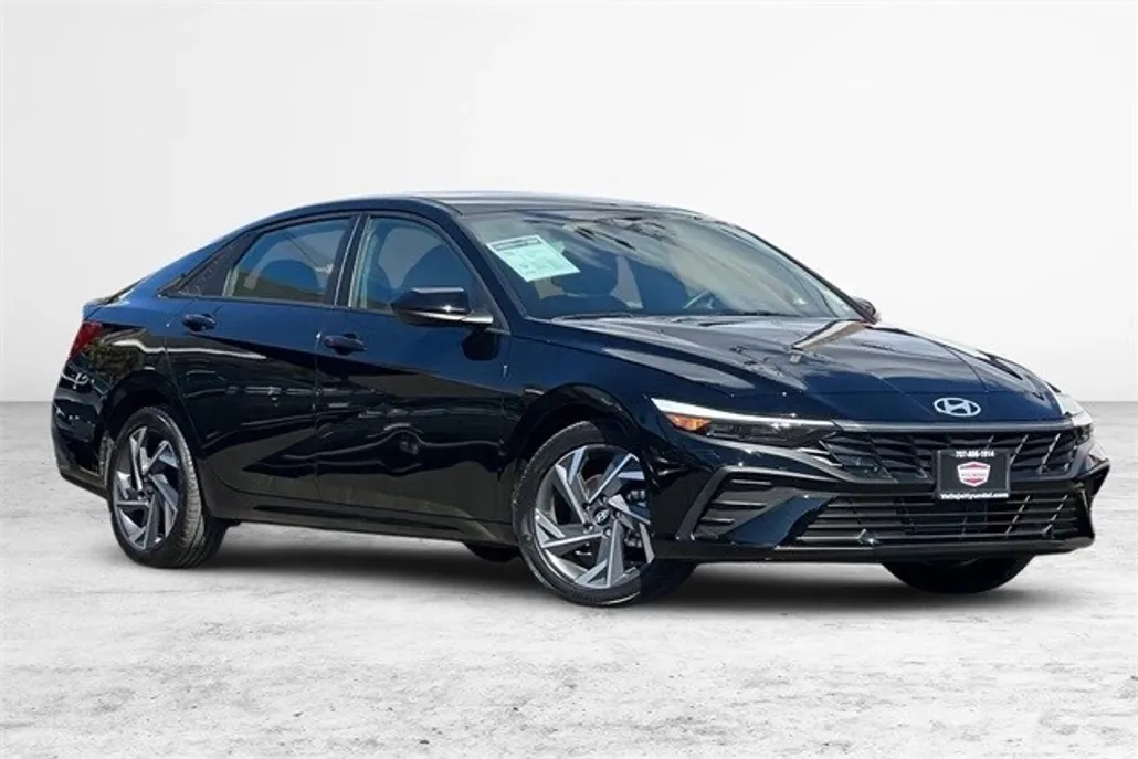 2025 Hyundai Elantra SEL Sport photo 1
