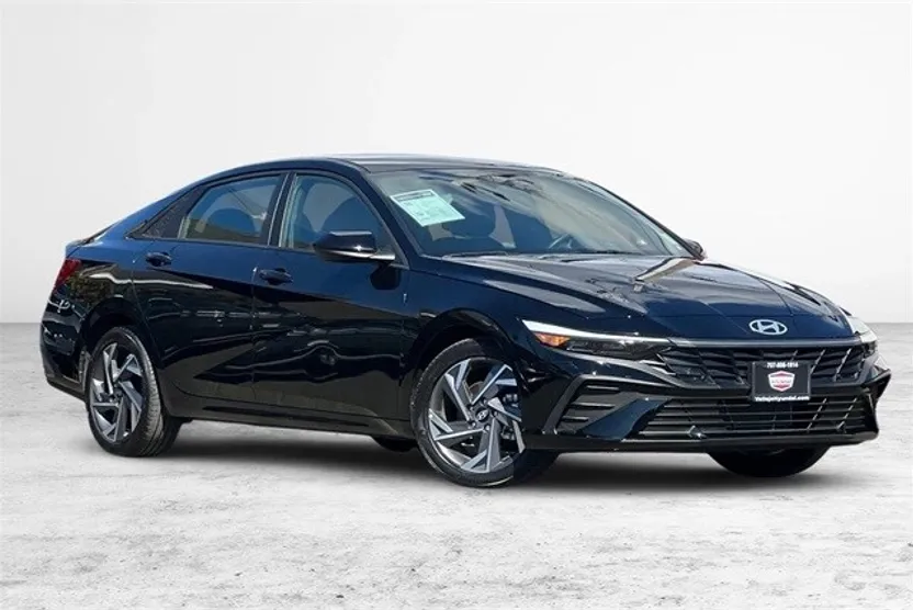 2025 Hyundai Elantra SEL Sport photo 1
