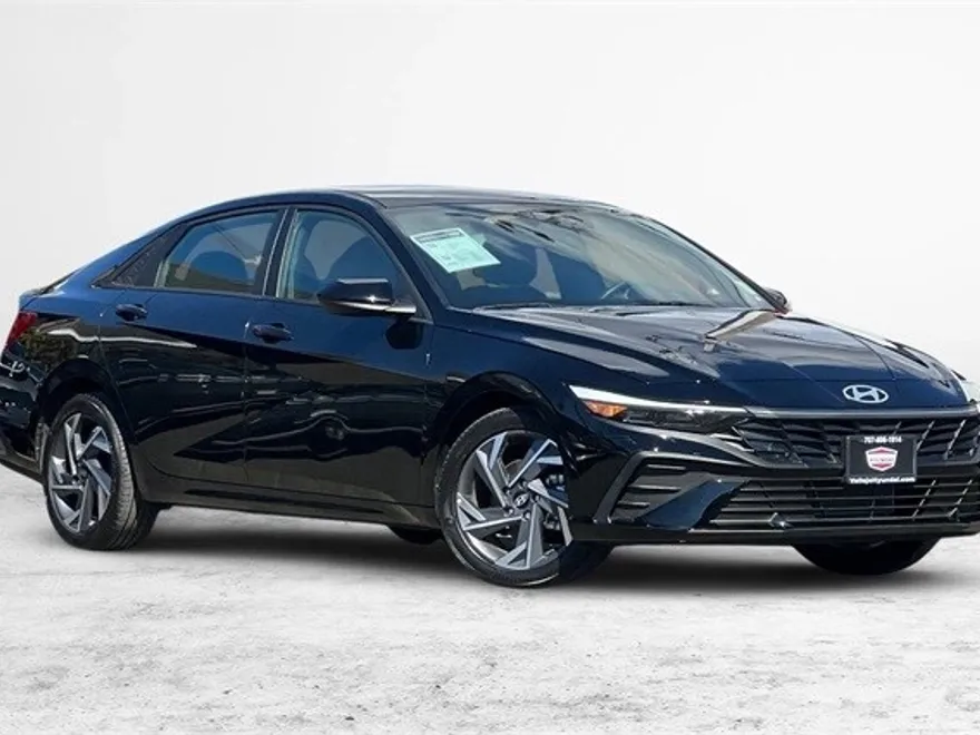 2025 Hyundai Elantra SEL Sport photo 1