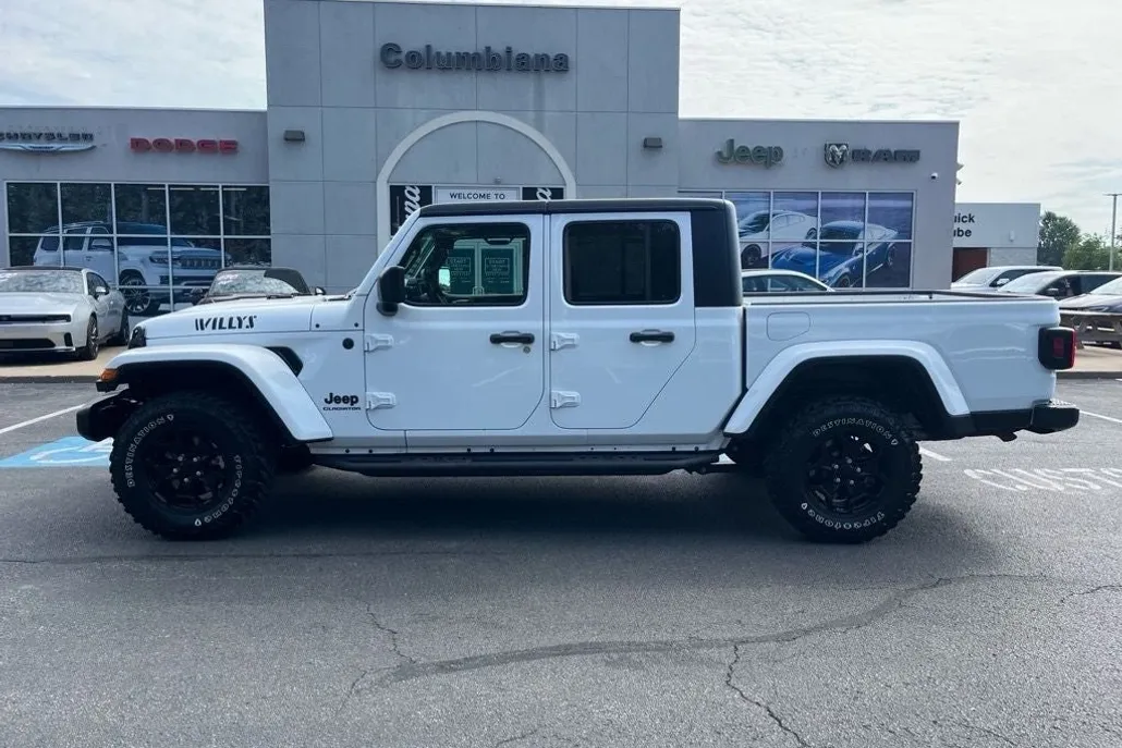 2022 Jeep Gladiator Willys photo 1