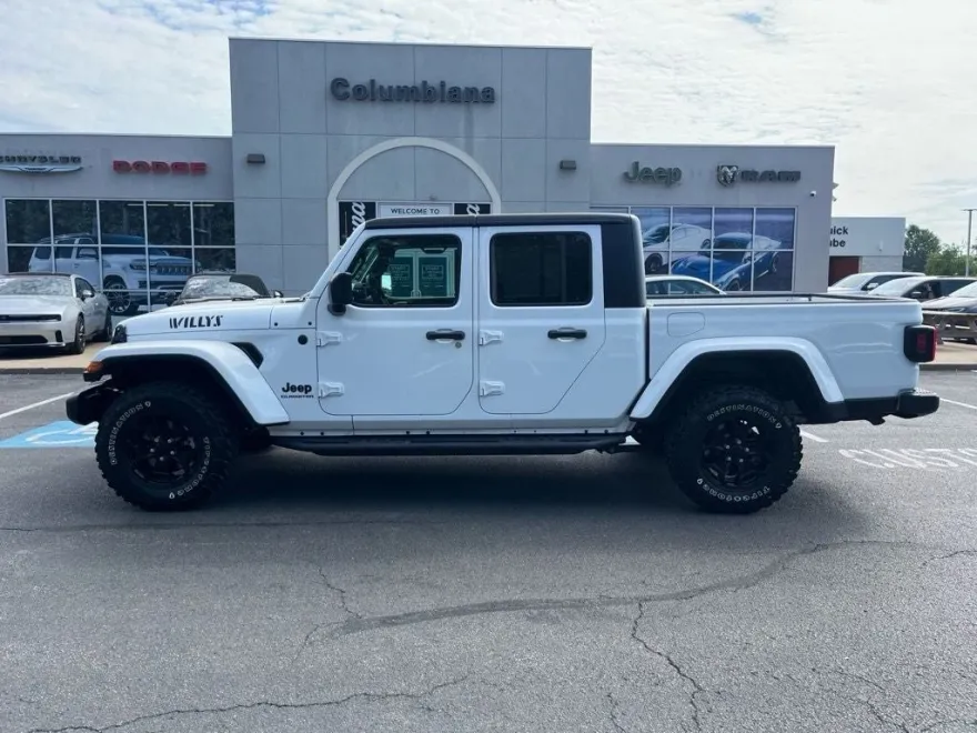 2022 Jeep Gladiator Willys photo 1