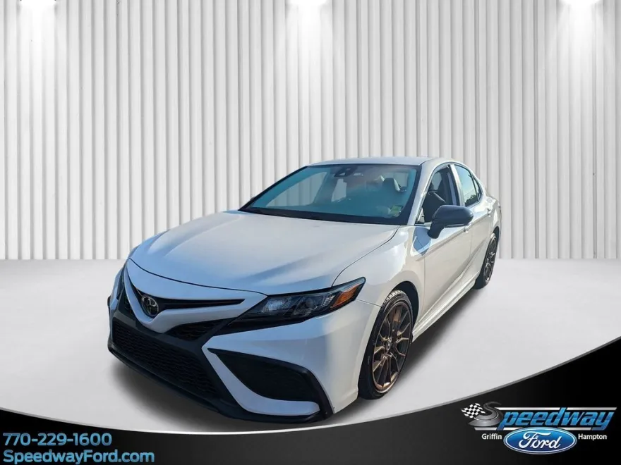 2023 Toyota Camry SE photo 1