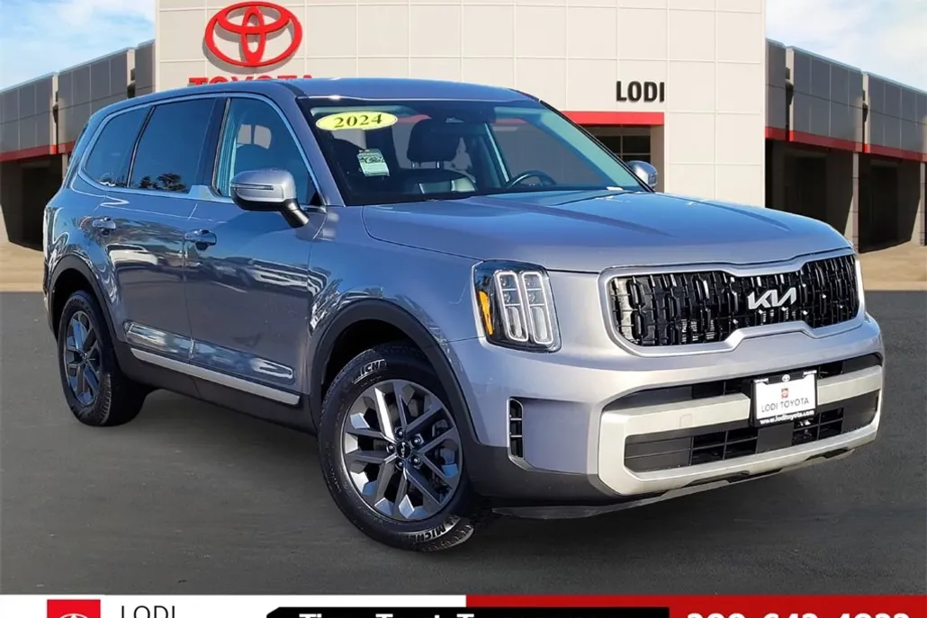 2024 Kia Telluride LX photo 1