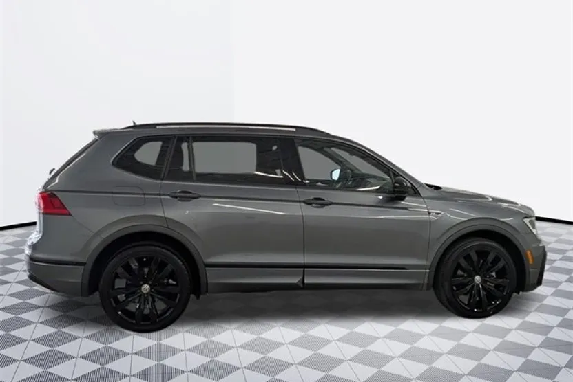 2021 Volkswagen Tiguan SE R-Line Black photo 1