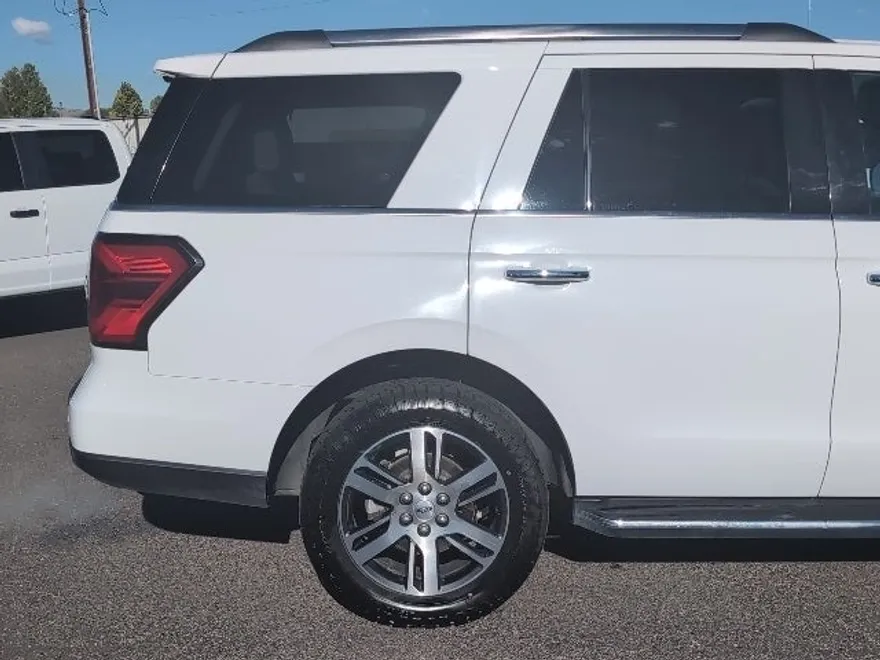 2023 Ford Expedition Limited photo 1