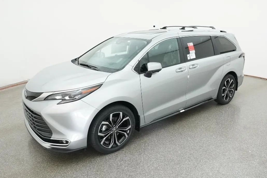 2025 Toyota Sienna Platinum photo 1