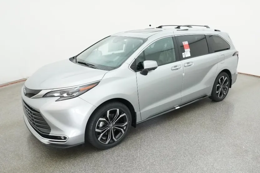 2025 Toyota Sienna Platinum photo 1