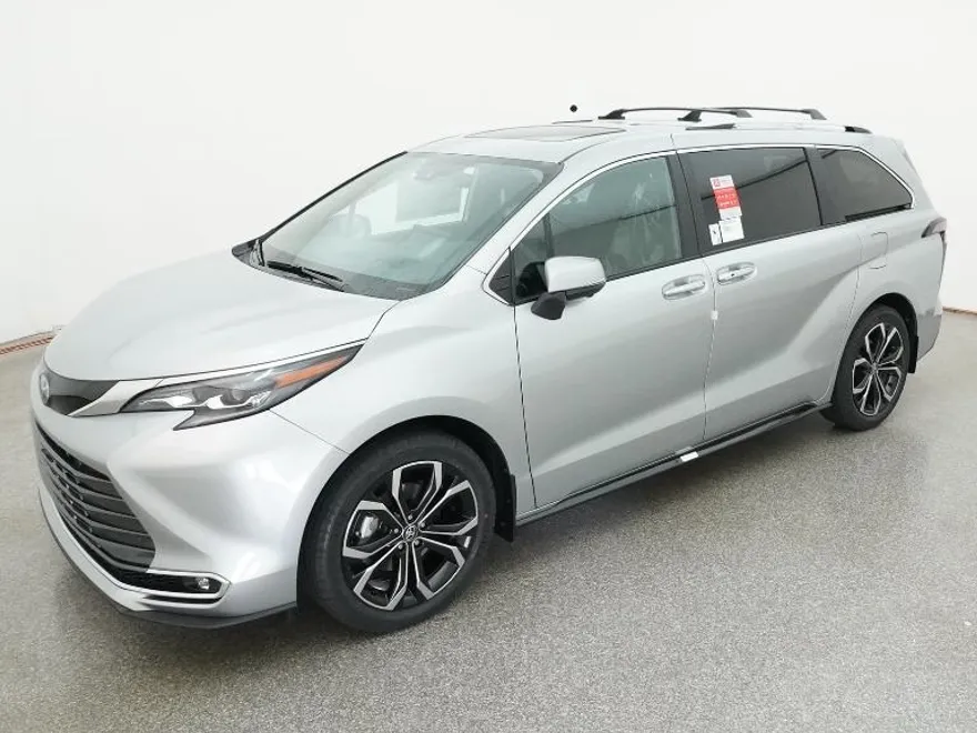 2025 Toyota Sienna Platinum photo 1