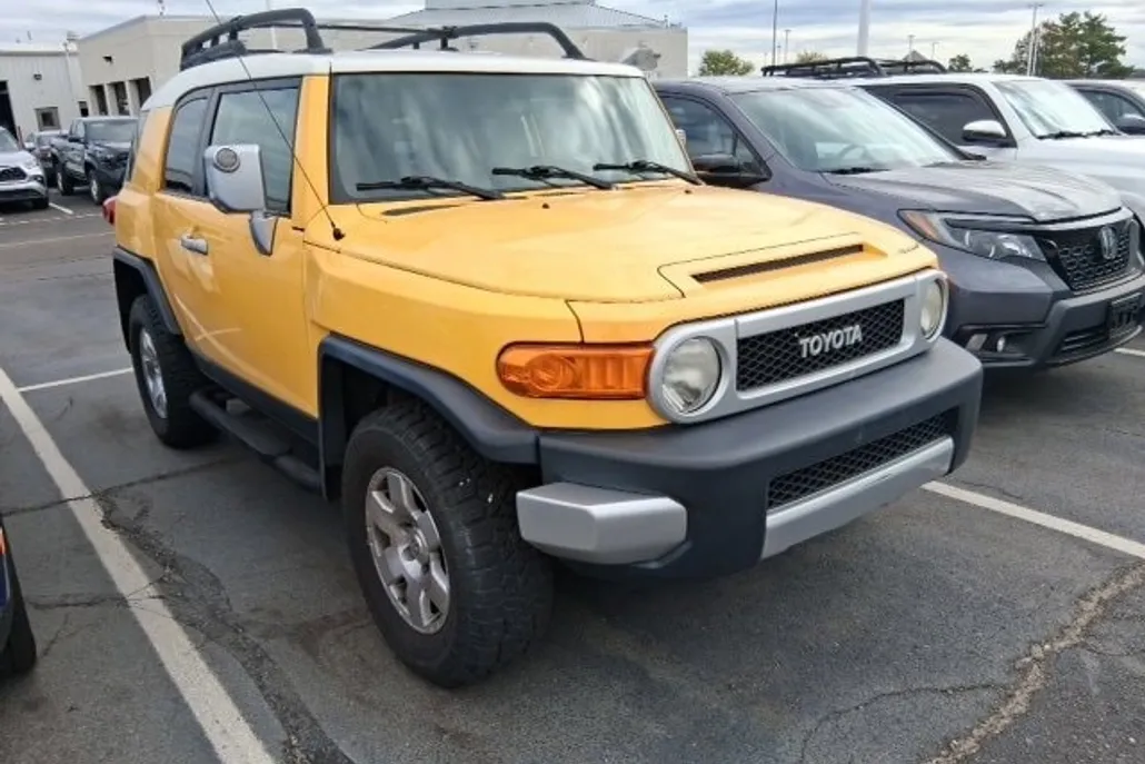 2010 Toyota FJ Cruiser Base photo 1