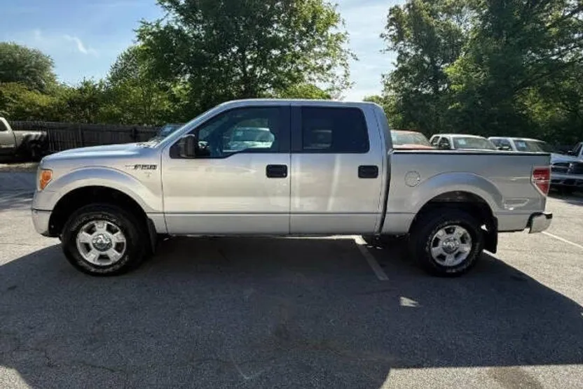 2011 Ford F-150 XLT photo 1