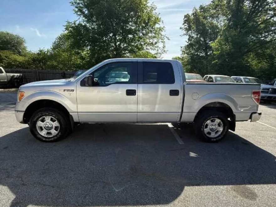 2011 Ford F-150 XLT photo 1