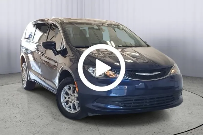 2018 Chrysler Pacifica LX photo 1